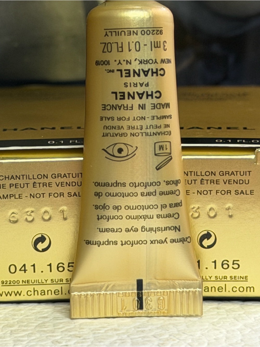 Chanel Sublimage La Crème Yeux Eye Cream - 2x3ml each - Picture 3 of 4